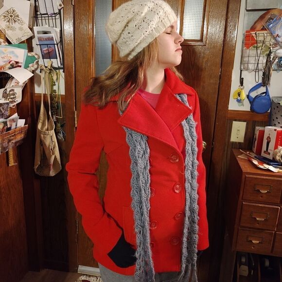 Beautiful red long poly/wool blend peacoat by Rue21 Christmas red - Picture 1 of 10